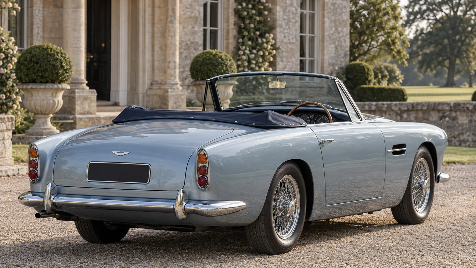 Открытый Aston Martin DB4 Convertible