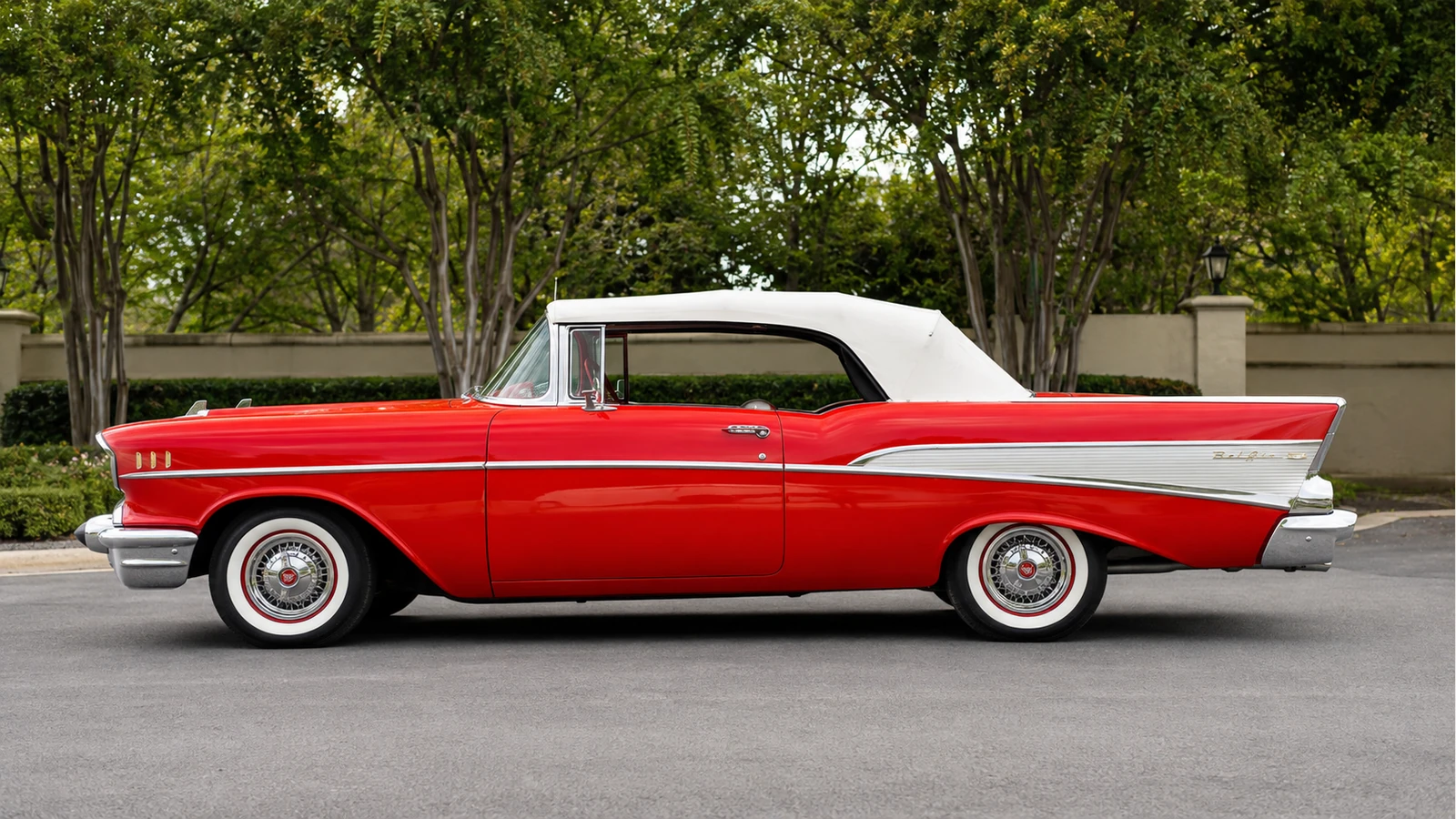 Chevrolet Bel Air Convertible 1957 года — вид сбоку