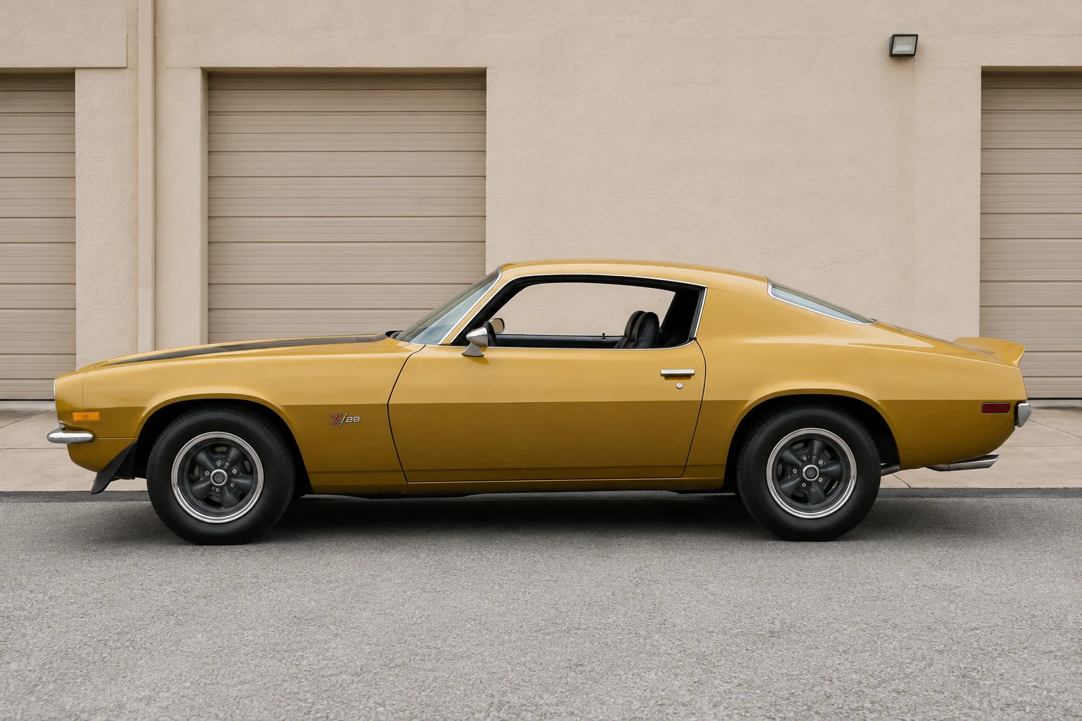 Профиль Chevrolet Camaro Z28 первого года второго поколения
