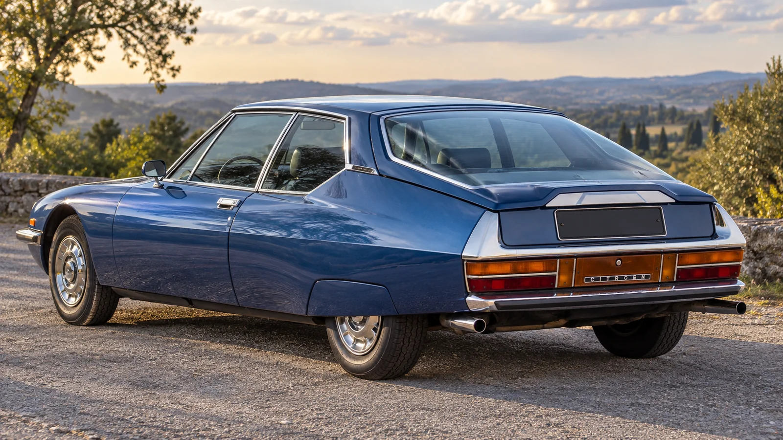 Citroën SM, европейское купе 1971 года, вид сзади в три четверти