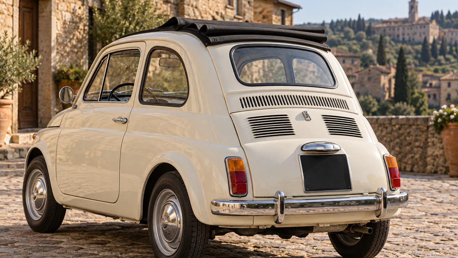Корма раннего Fiat Nuova 500 с вентиляцией двигателя