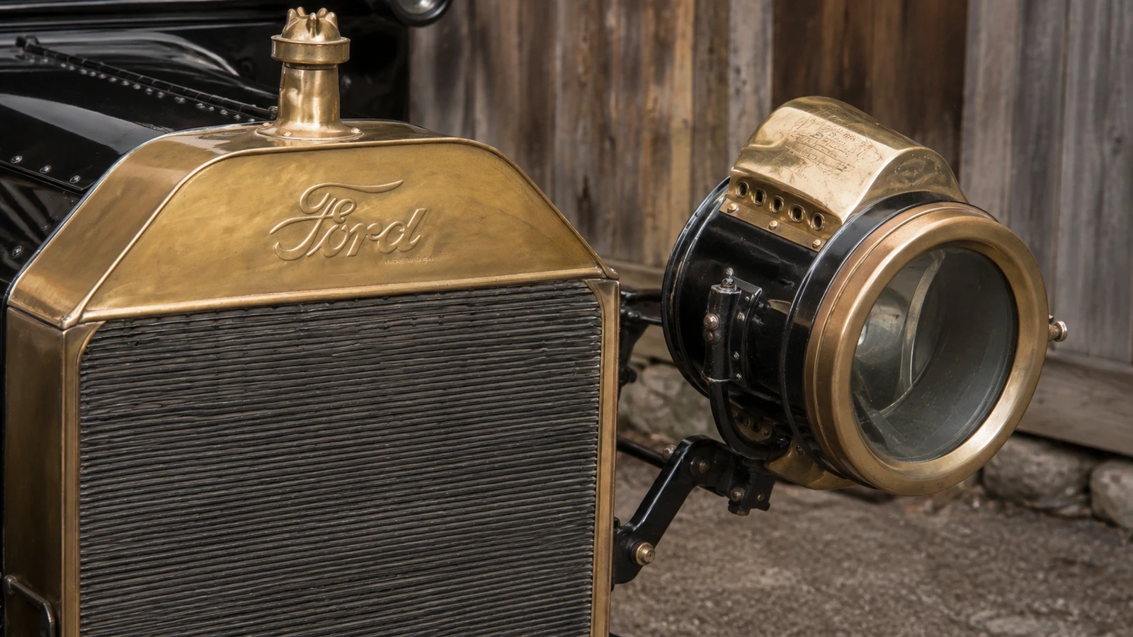 Латунный радиатор и газовая фара Ford Model T Touring 1914 года