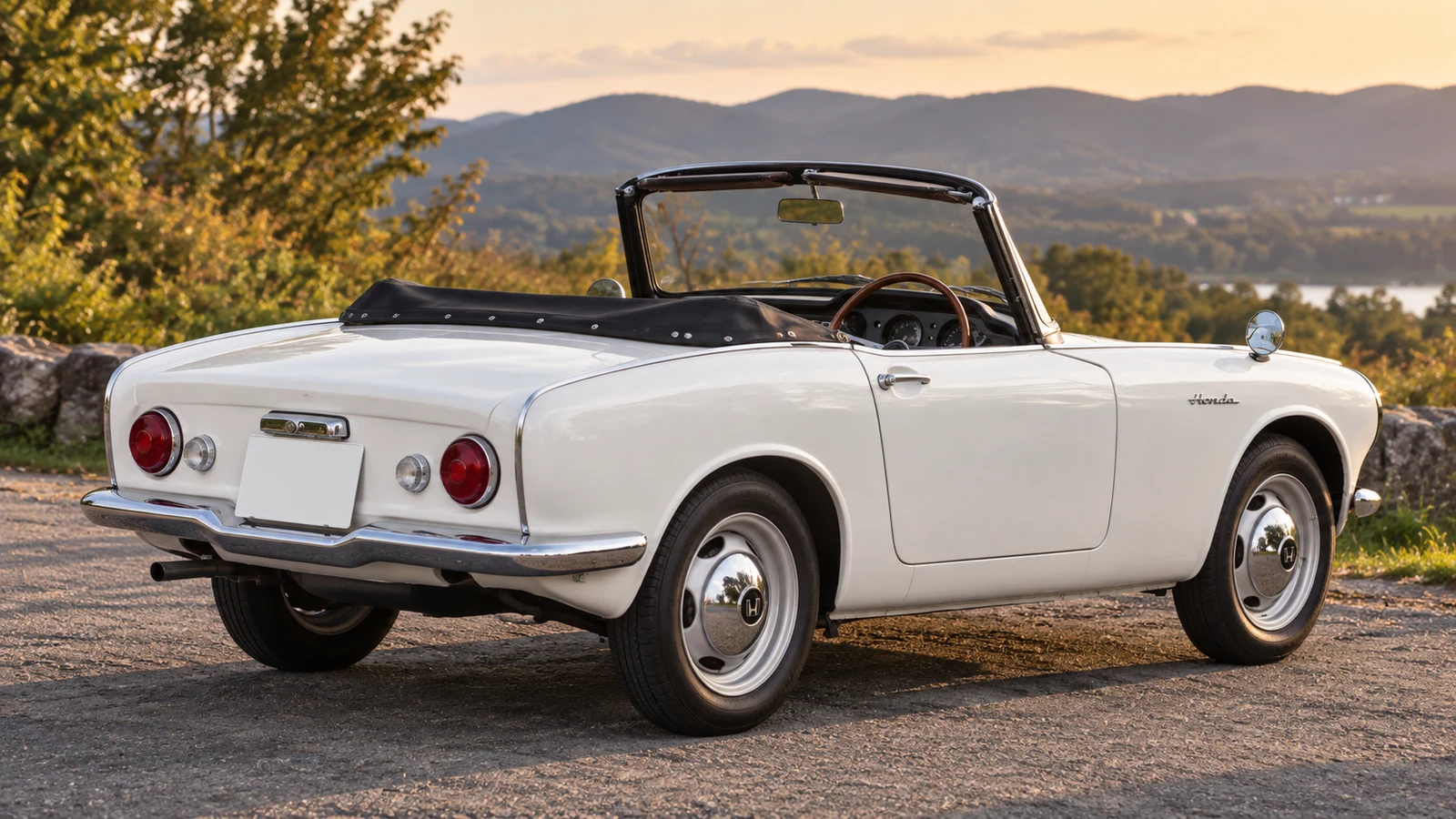 Honda S600, родстер 1964 года, вид сзади в три четверти
