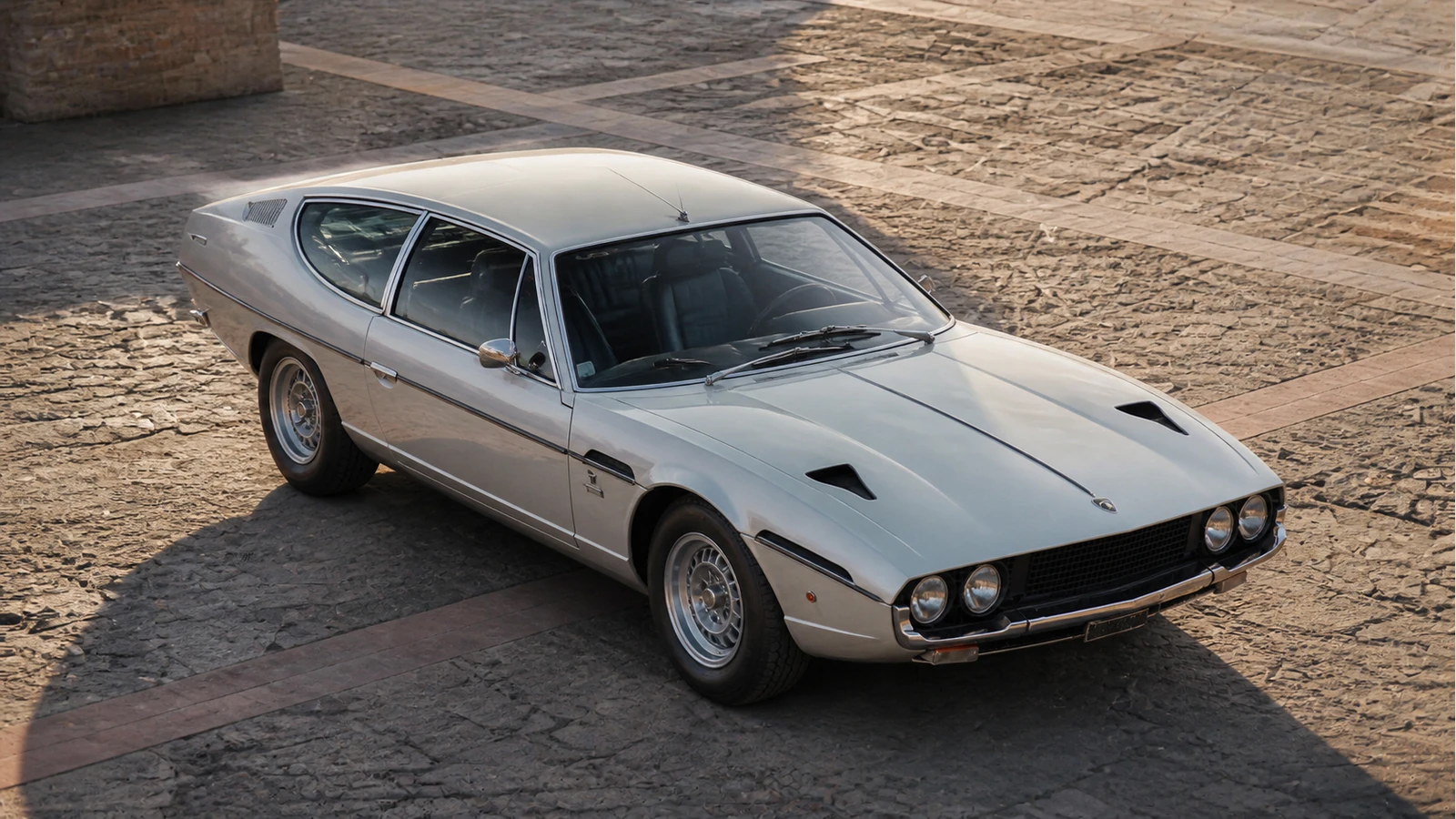 Lamborghini Espada, ранняя Series II — вид сверху на капот и остекление