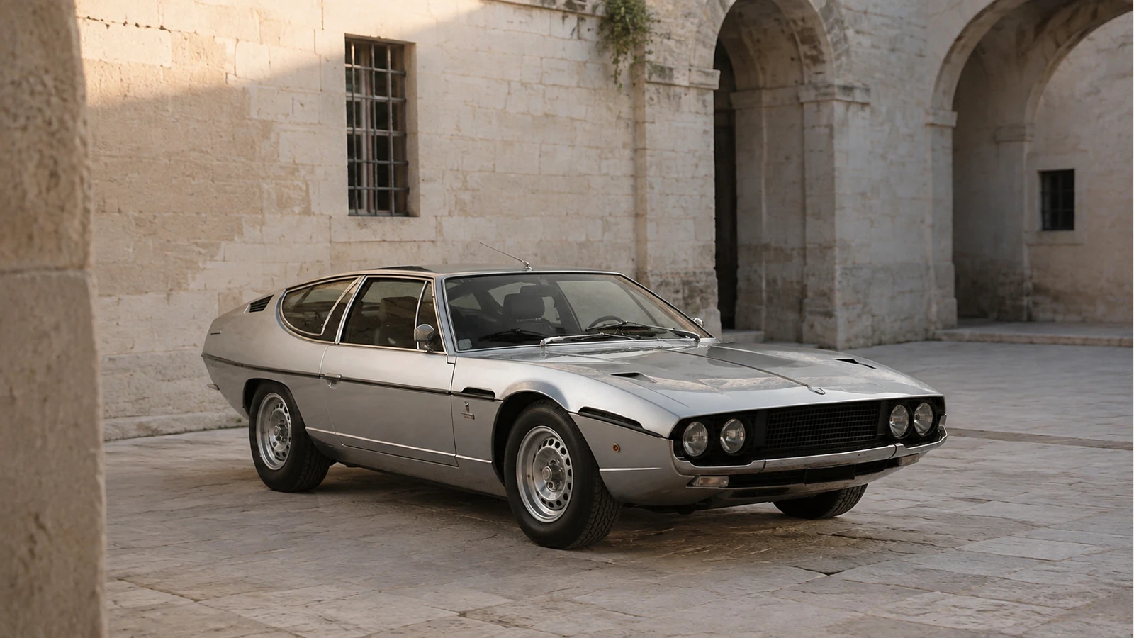Lamborghini Espada, ранняя Series II — вид спереди в три четверти