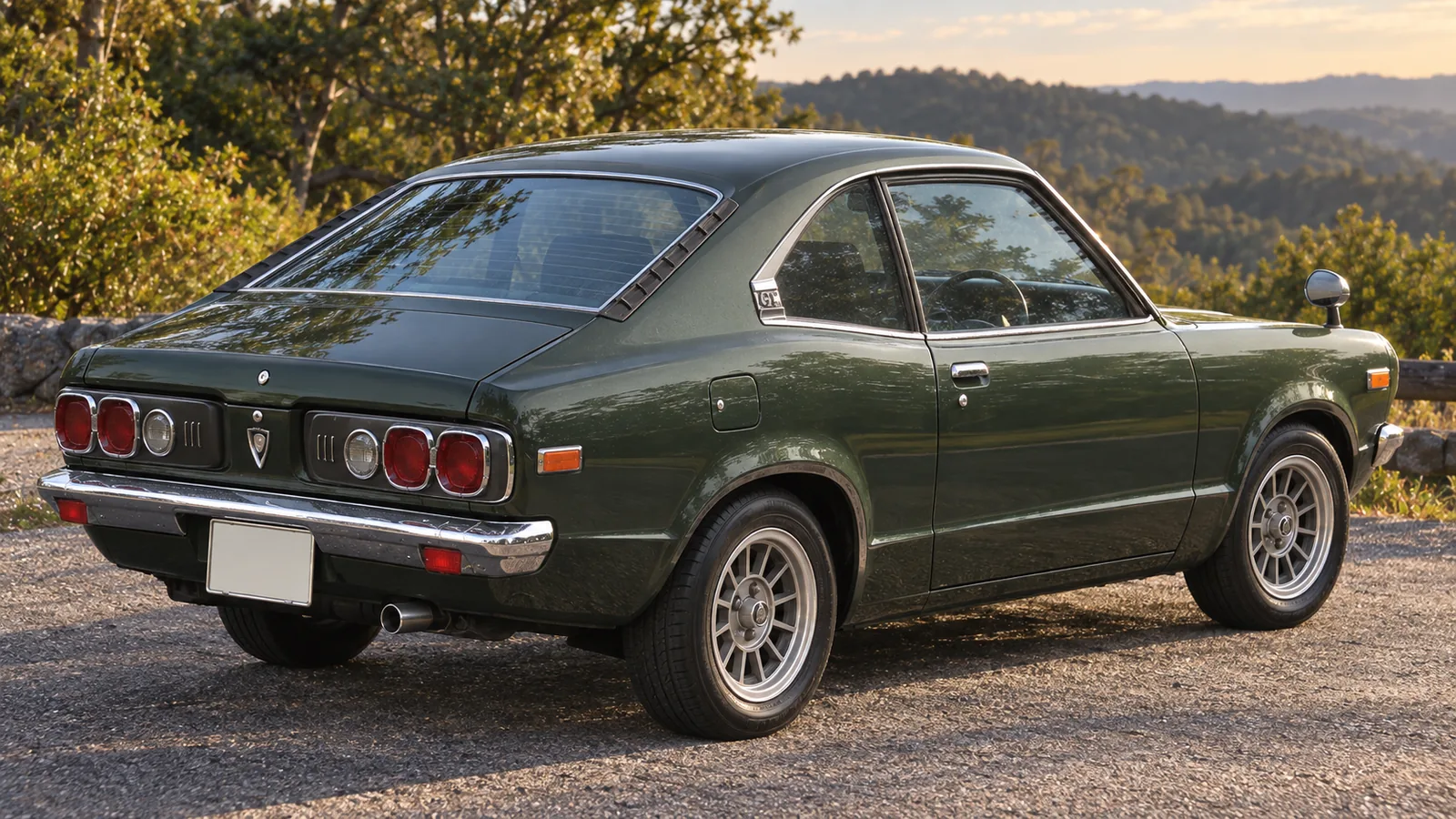Mazda Savanna RX-3, раннее купе GT, вид сзади в три четверти