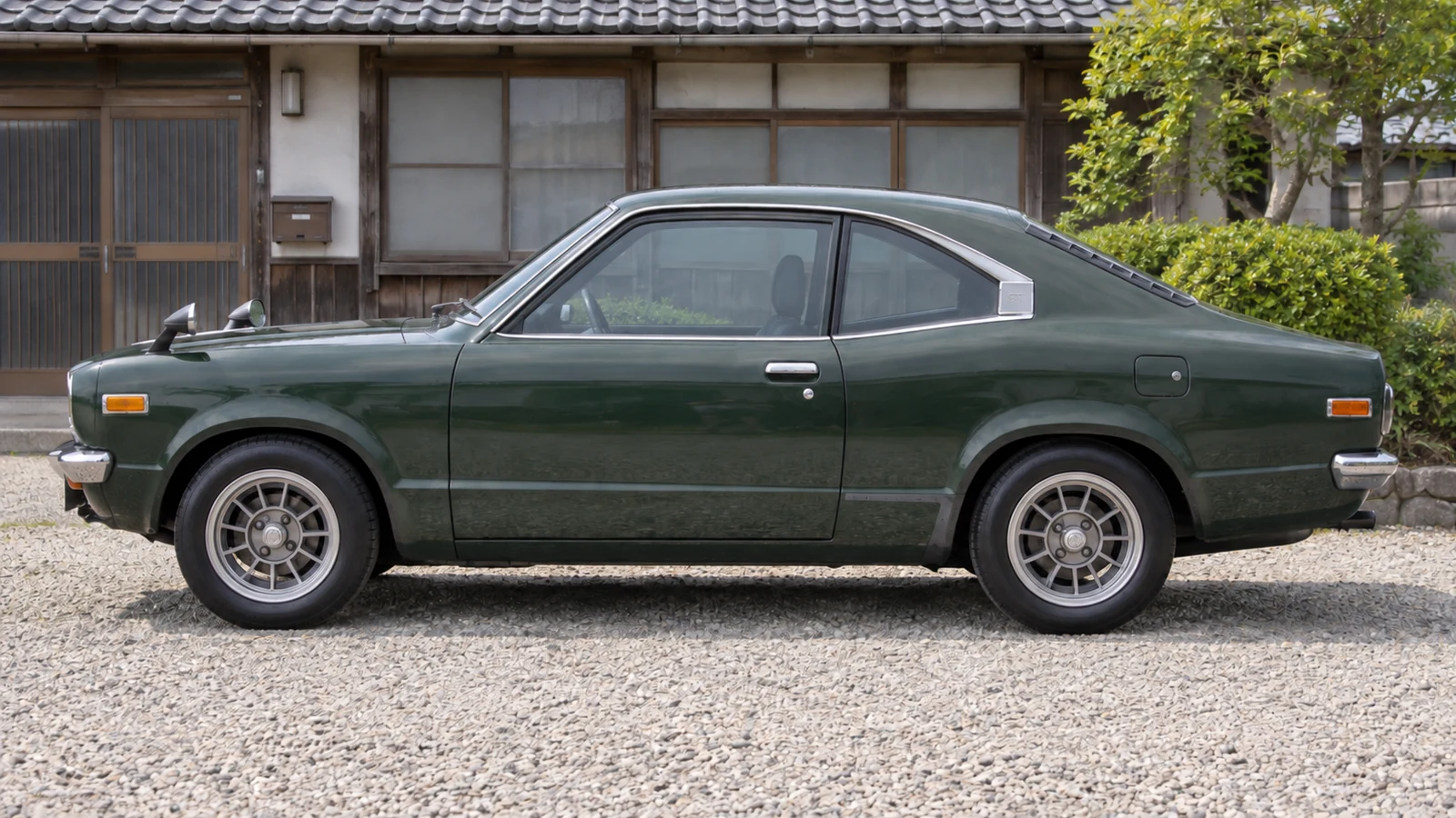 Mazda Savanna RX-3, раннее купе GT, боковой вид