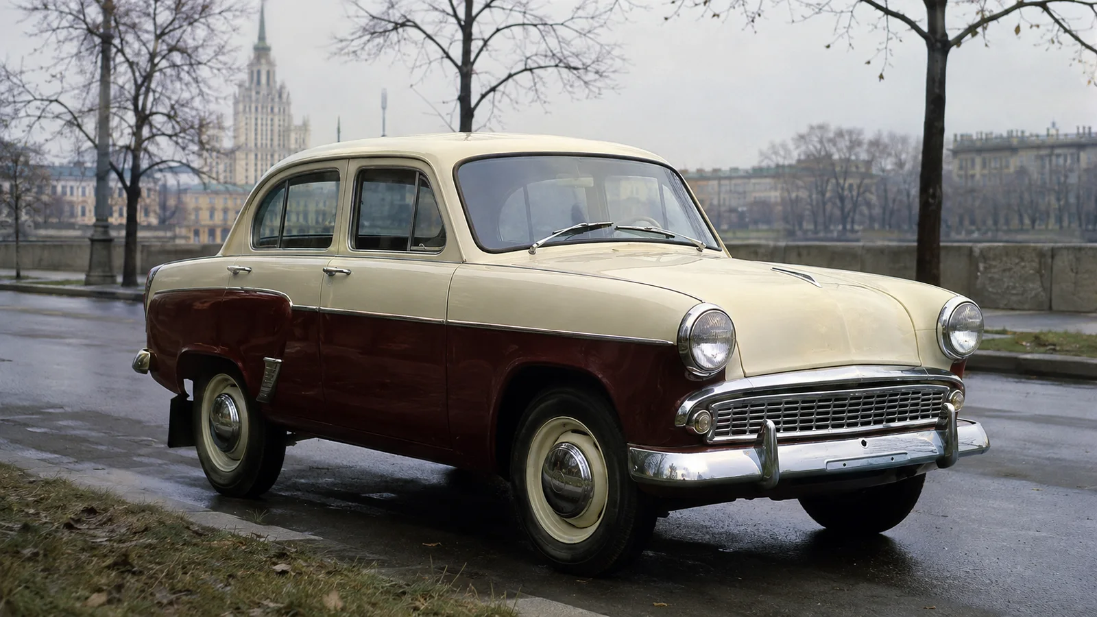 Двухцветный Москвич-407 1960 года