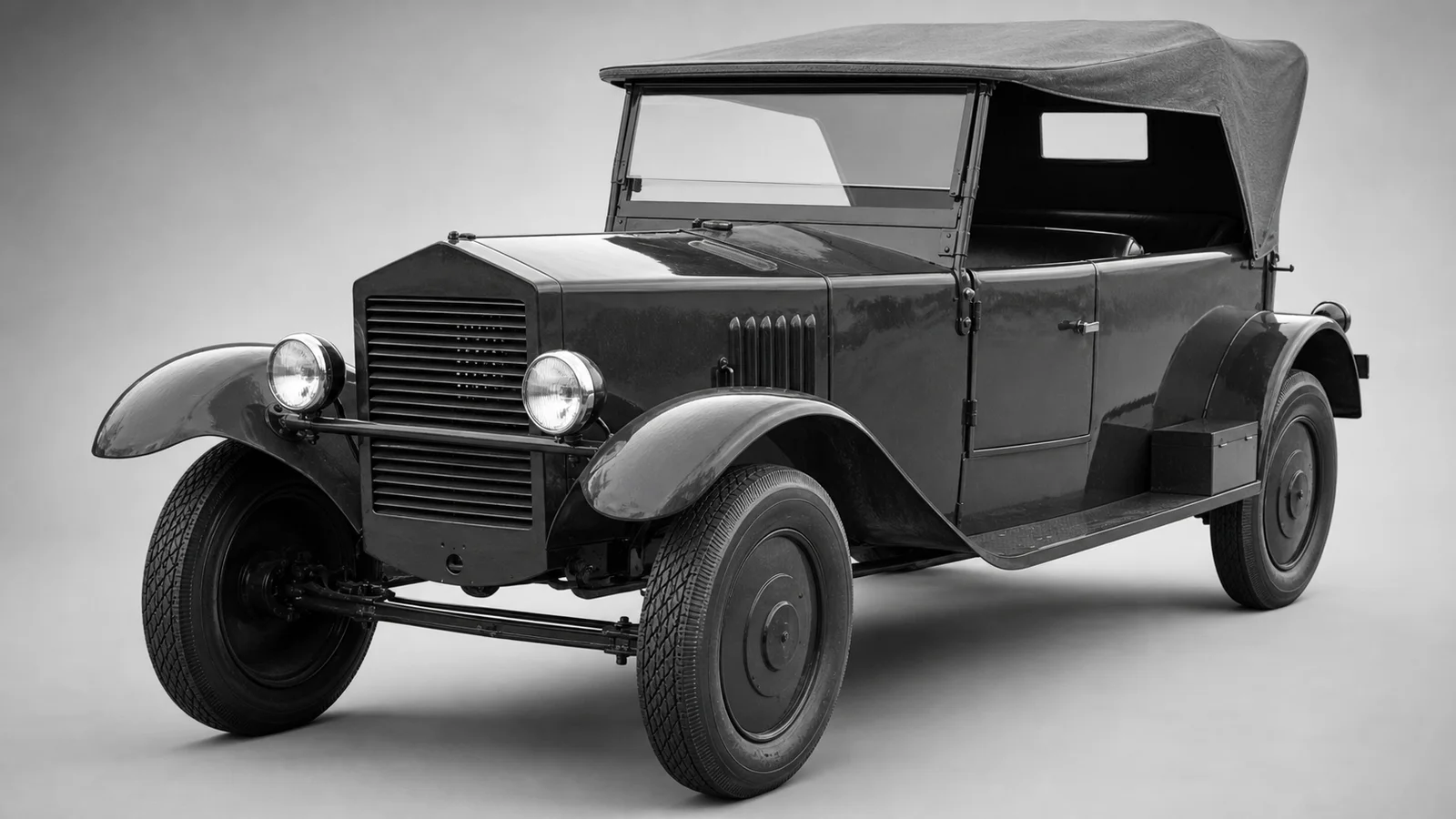 Фара, капот и колесо автомобиля НАМИ-1