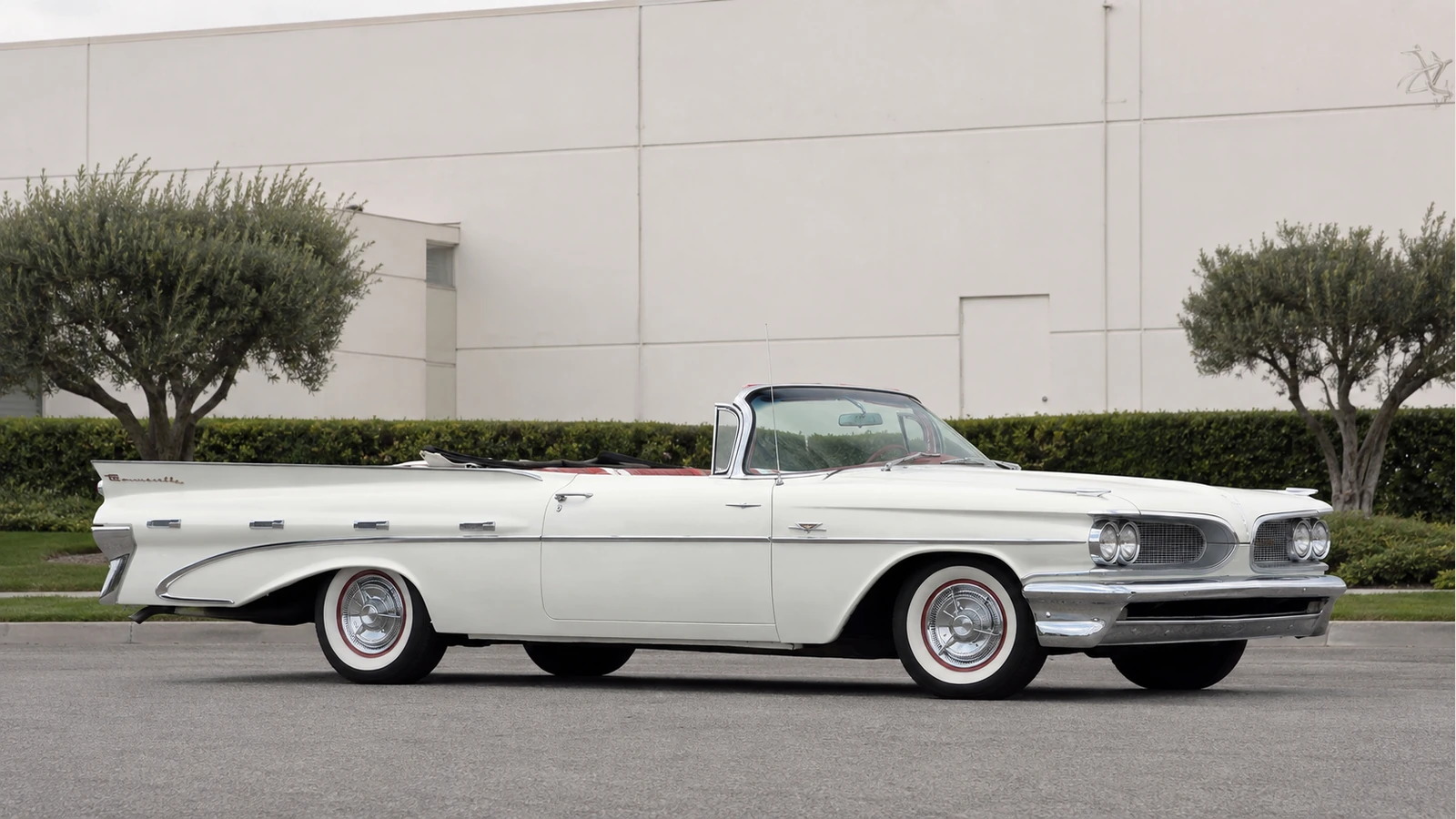 Pontiac Bonneville Convertible 1959 года — вид сбоку