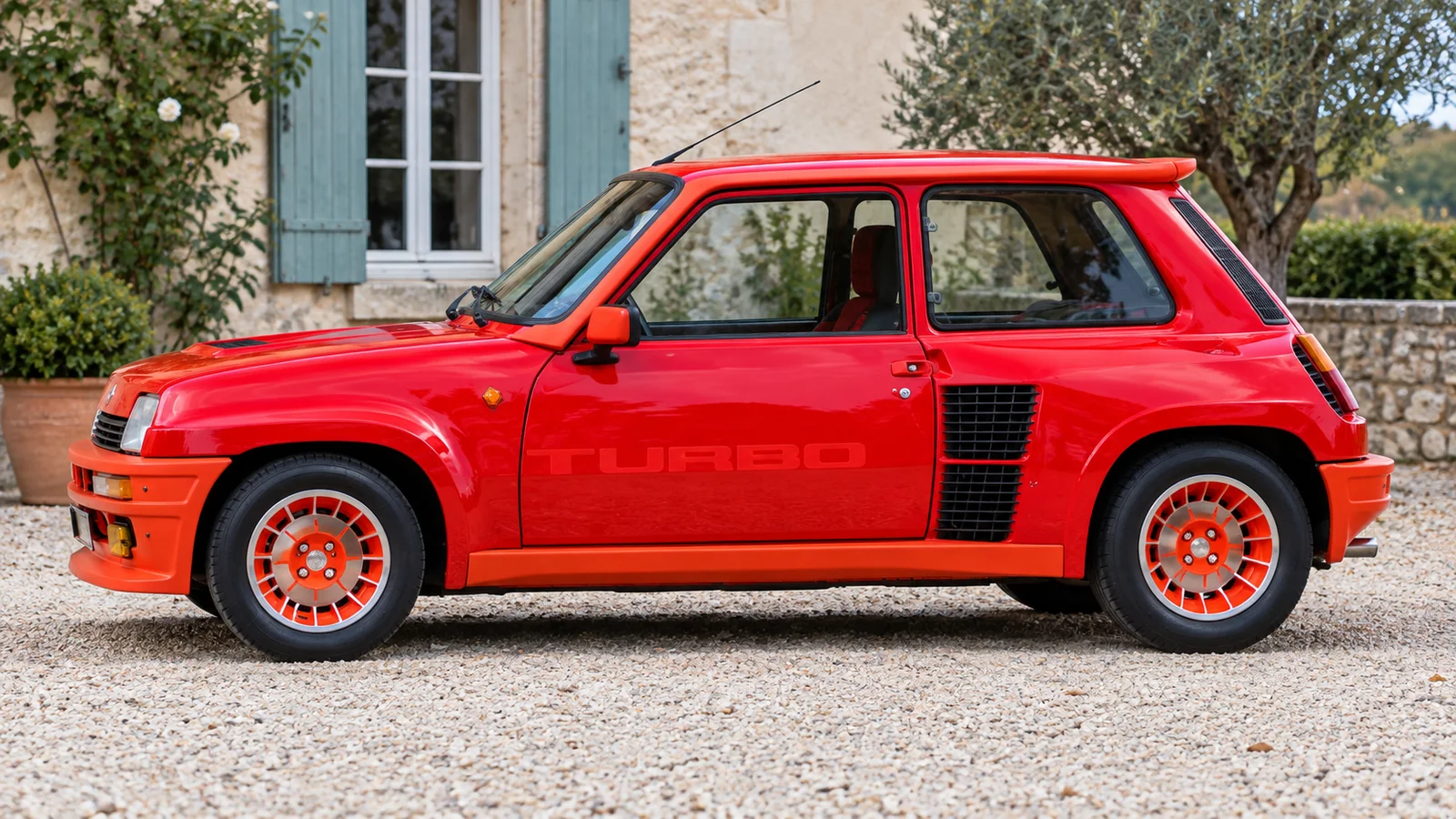Renault 5 Turbo первой серии, 1981 год, боковой вид