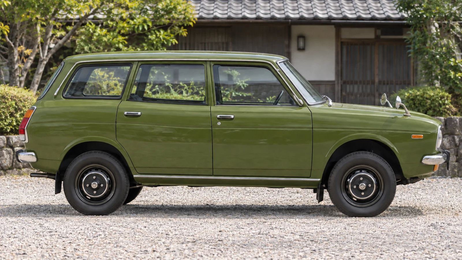 Subaru Leone 4WD Estate Van 1972 года, боковой вид