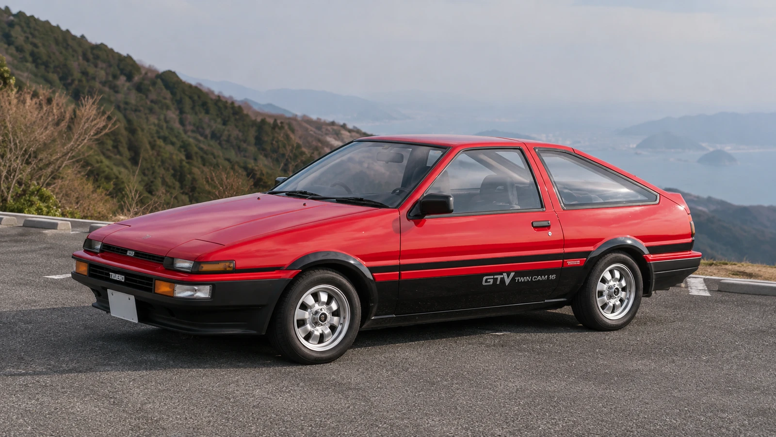 Toyota Sprinter Trueno AE86 GTV 1983 года с закрытыми подъёмными фарами