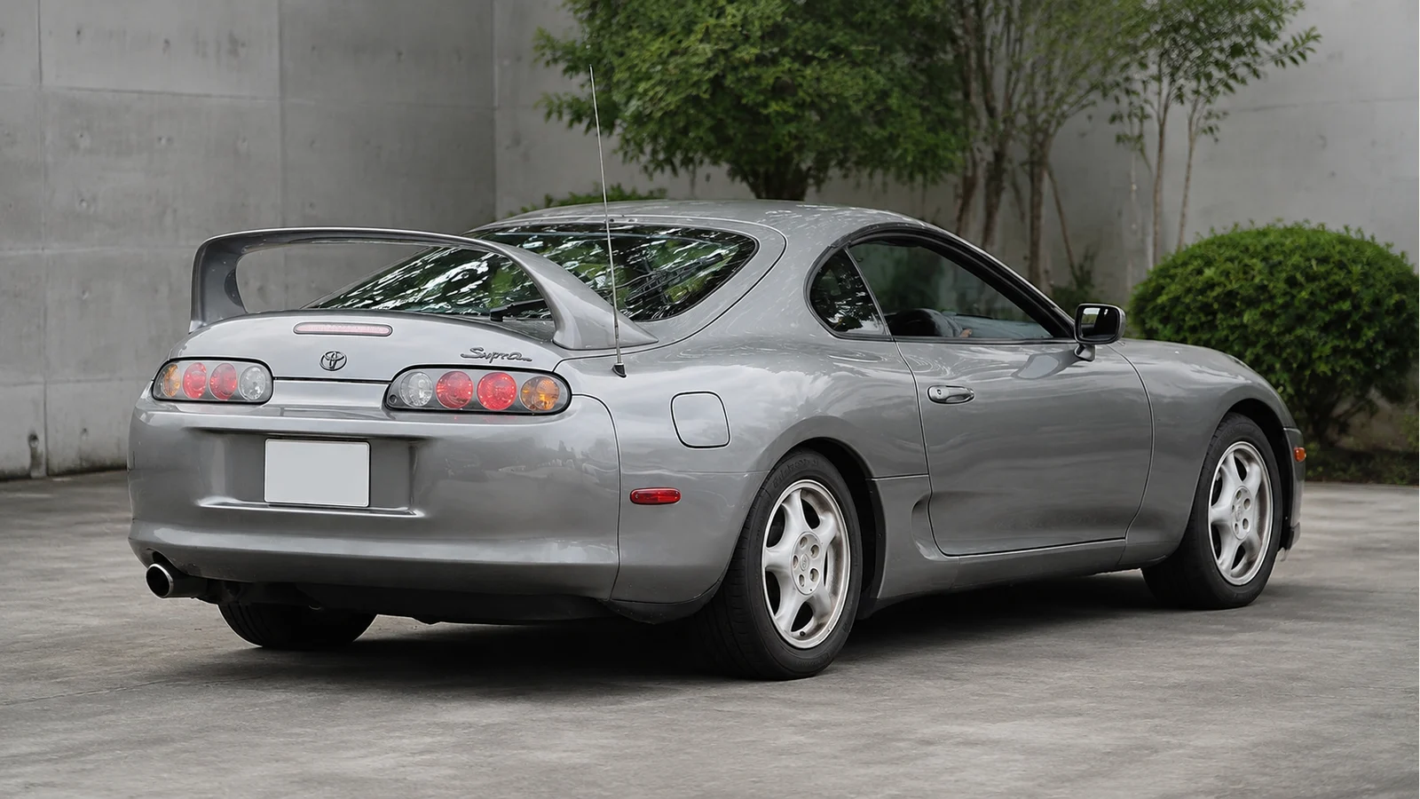Японское купе Toyota Supra A80