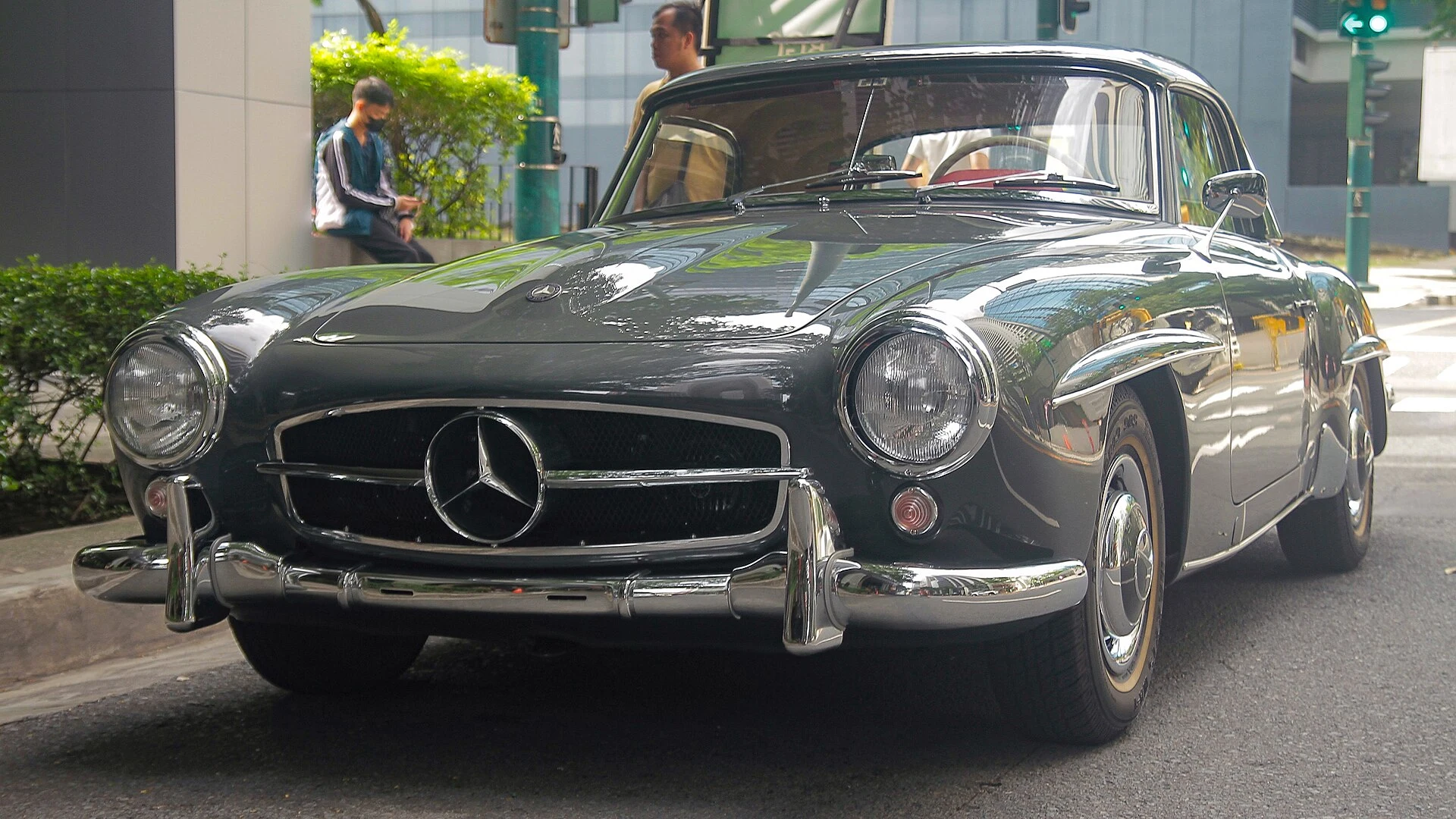 Mercedes-Benz 190 SL с установленной жёсткой крышей